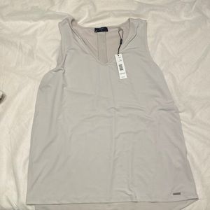 Tahari tan tank